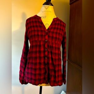 Knox Rose size small red checkered tunic blouse with stretchy bodice.